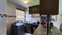 Kitchen - 8 square meters of property in Ravenswood