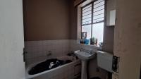 Bathroom 1 - 5 square meters of property in Windsor East
