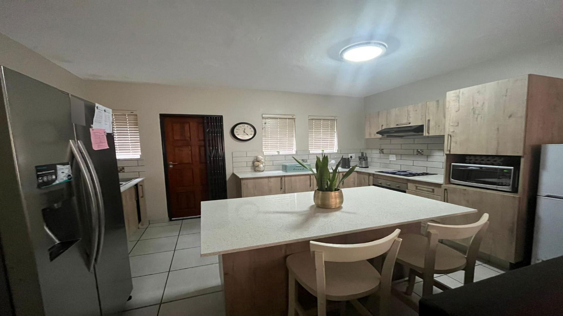 Kitchen of property in Waterkloof (Rustenburg)