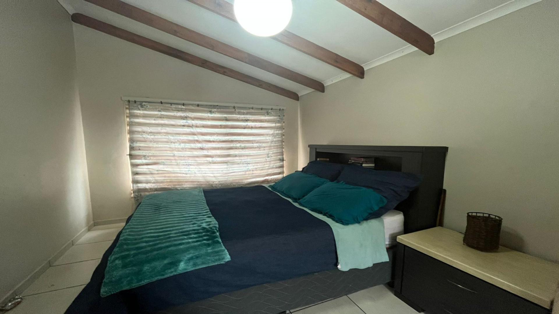 Main Bedroom of property in Waterkloof (Rustenburg)