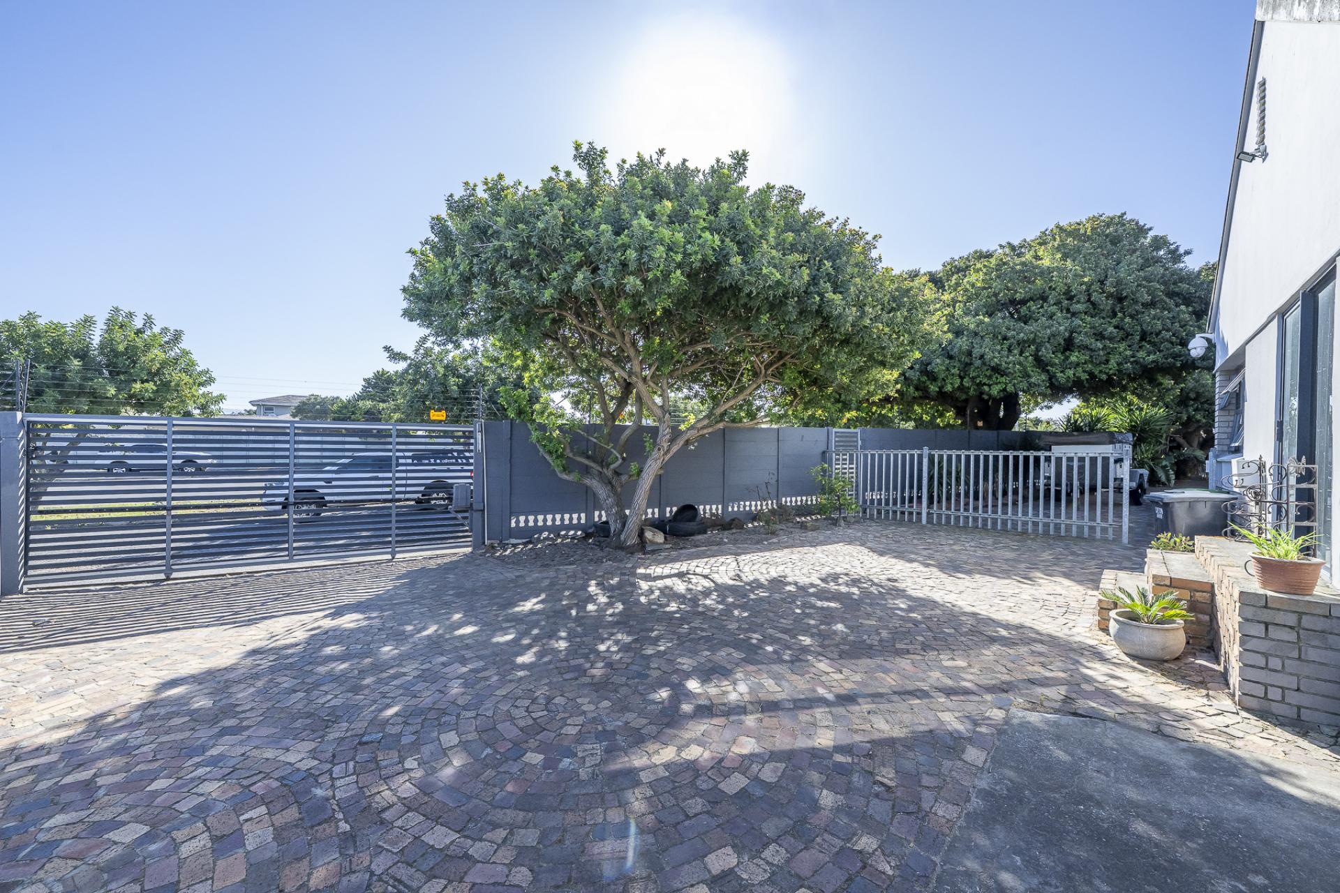  of property in Chrismar