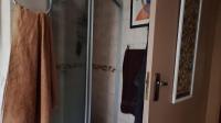 Bathroom 1 - 4 square meters of property in Helderkruin