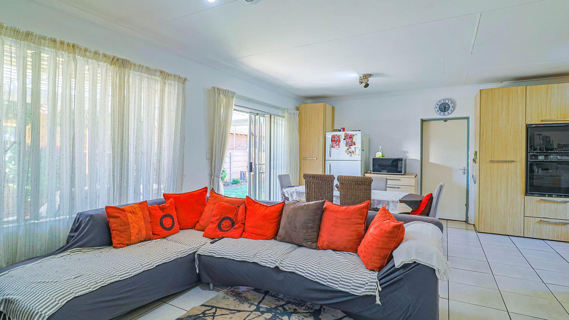  of property in Radiokop