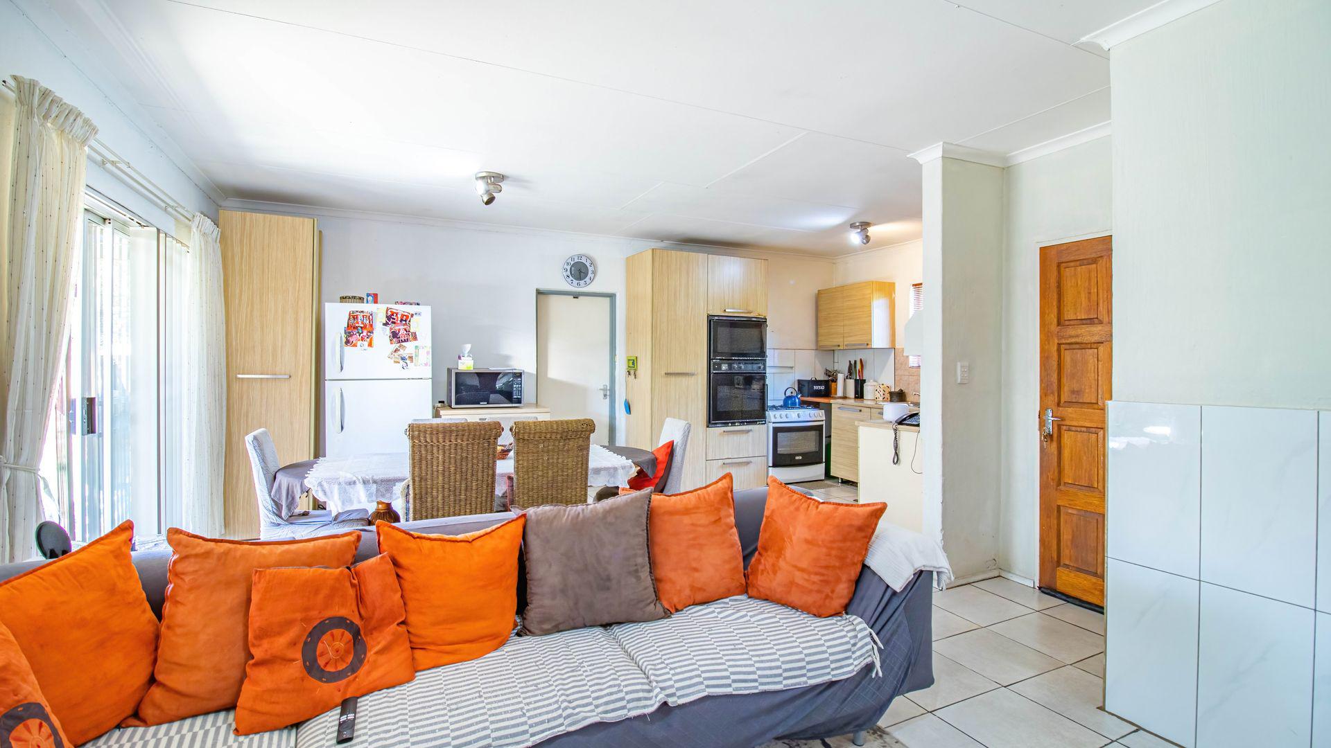  of property in Radiokop