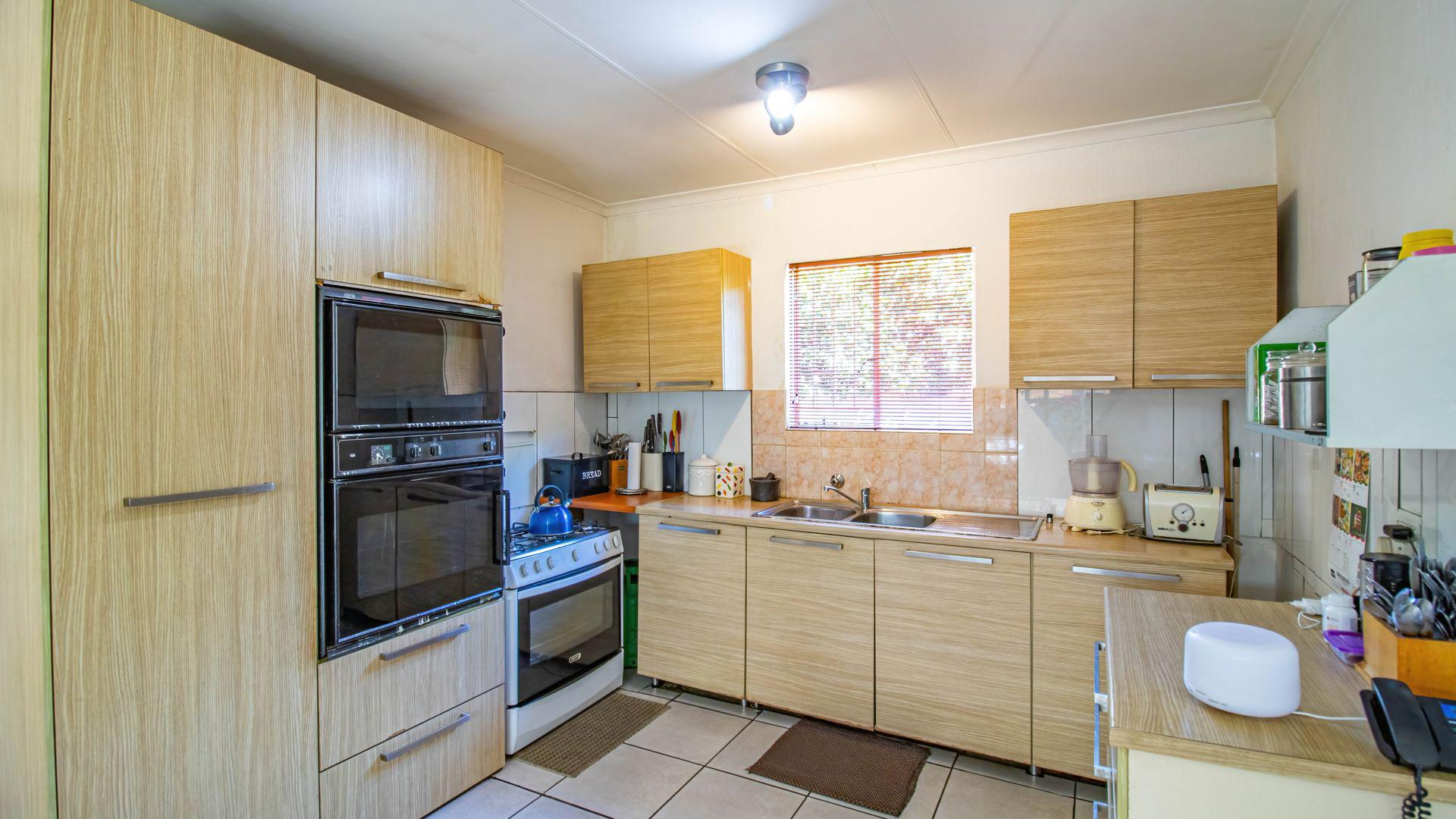  of property in Radiokop