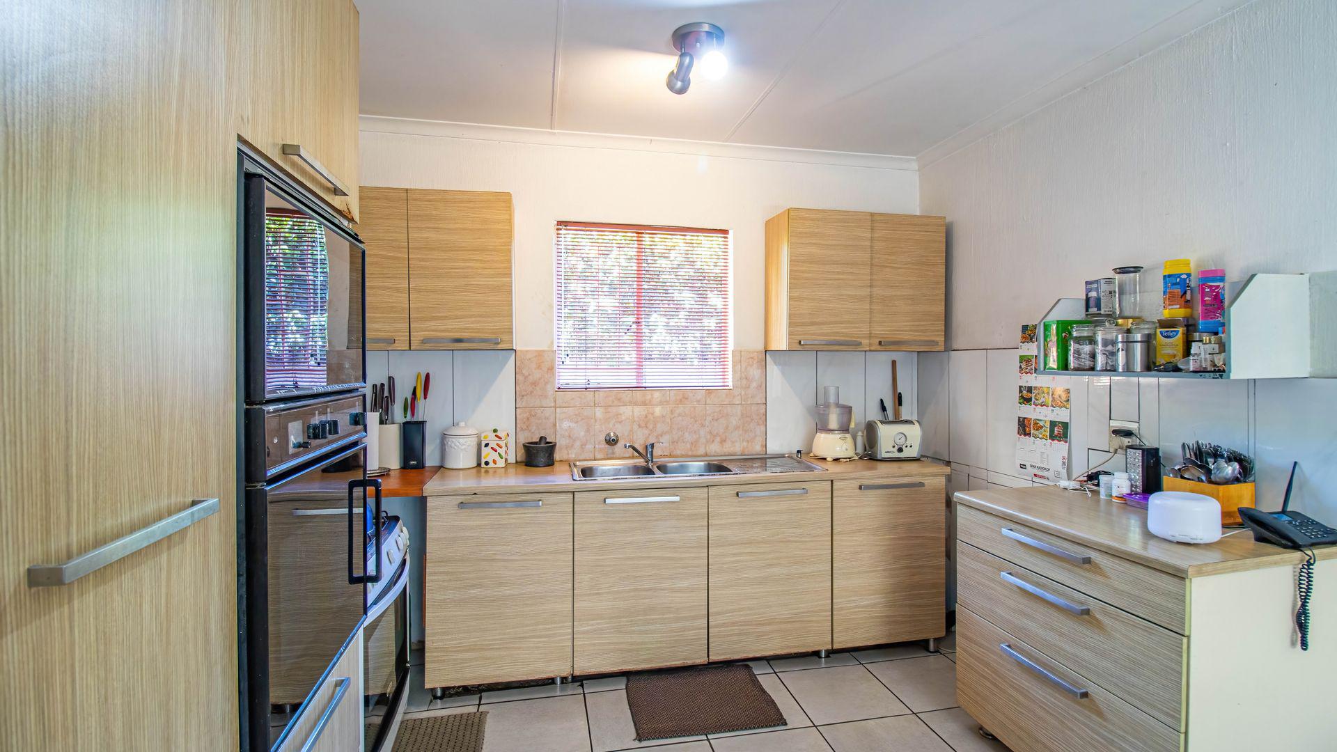  of property in Radiokop