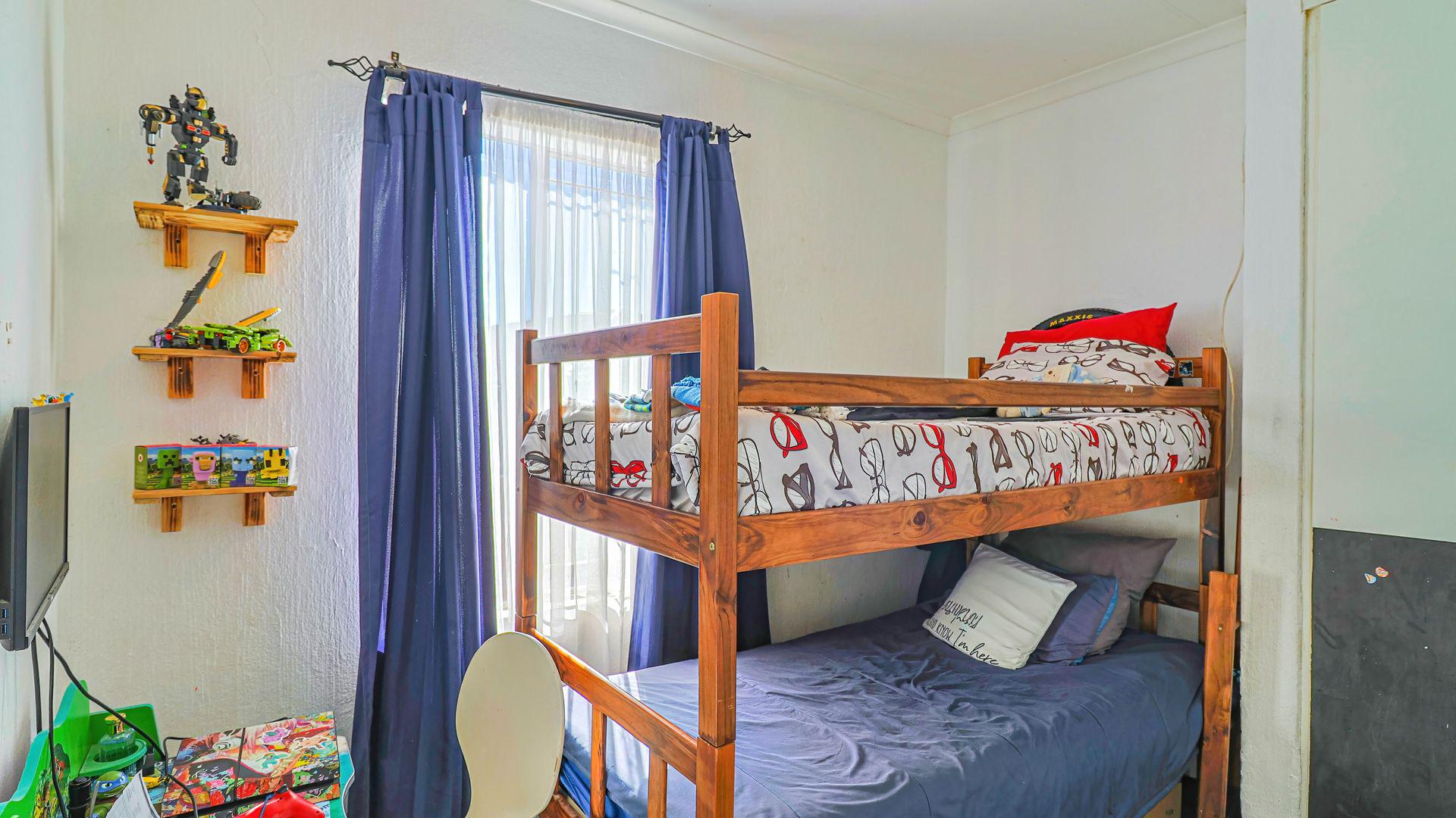  of property in Radiokop