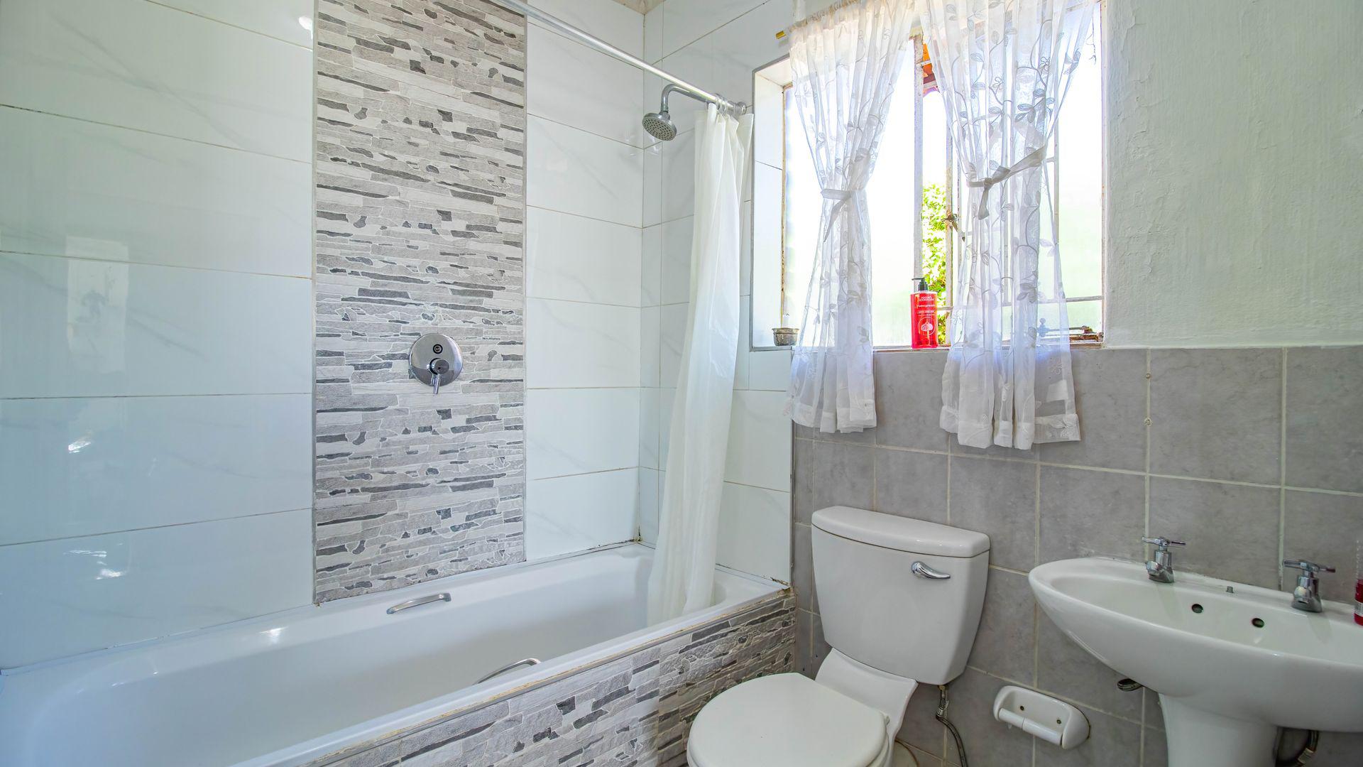  of property in Radiokop