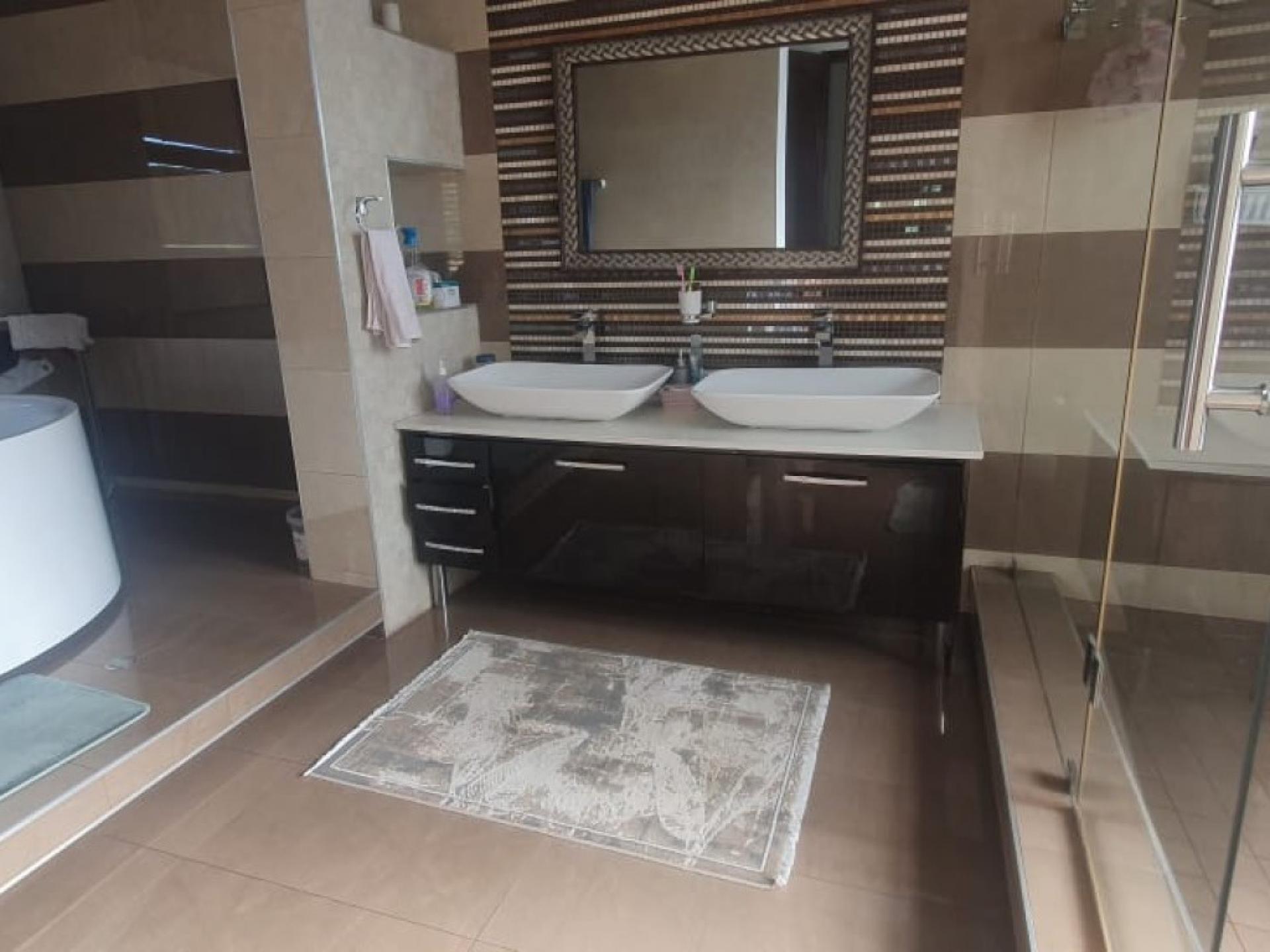  of property in Woodmead