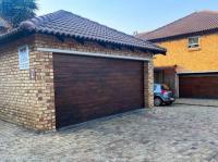  of property in Glenvista