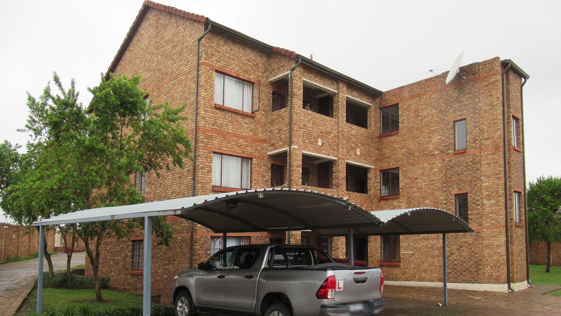 Front View of property in Halfway Gardens