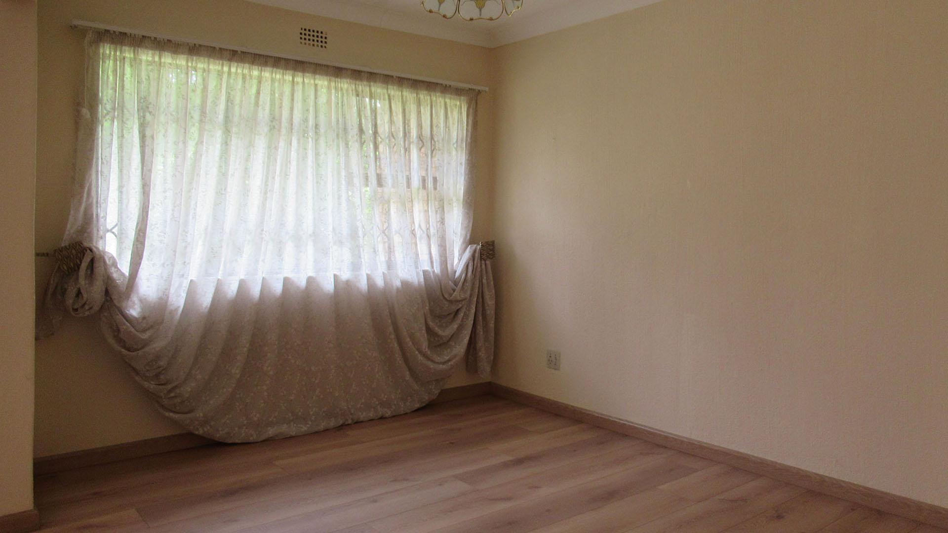 Dining Room - 34 square meters of property in Ferndale - JHB