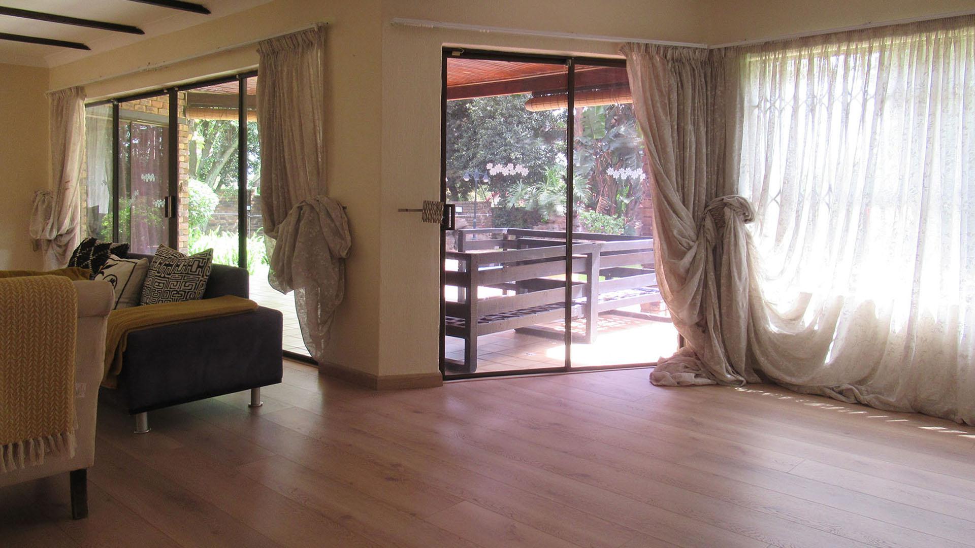 Dining Room - 34 square meters of property in Ferndale - JHB