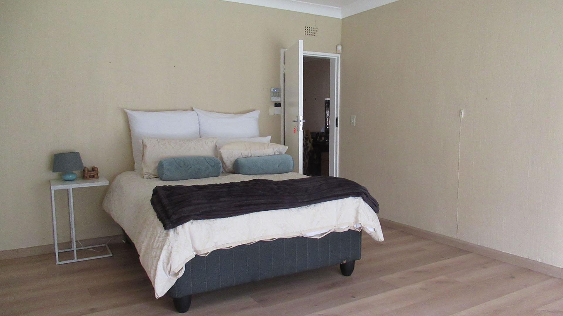 Main Bedroom - 27 square meters of property in Ferndale - JHB