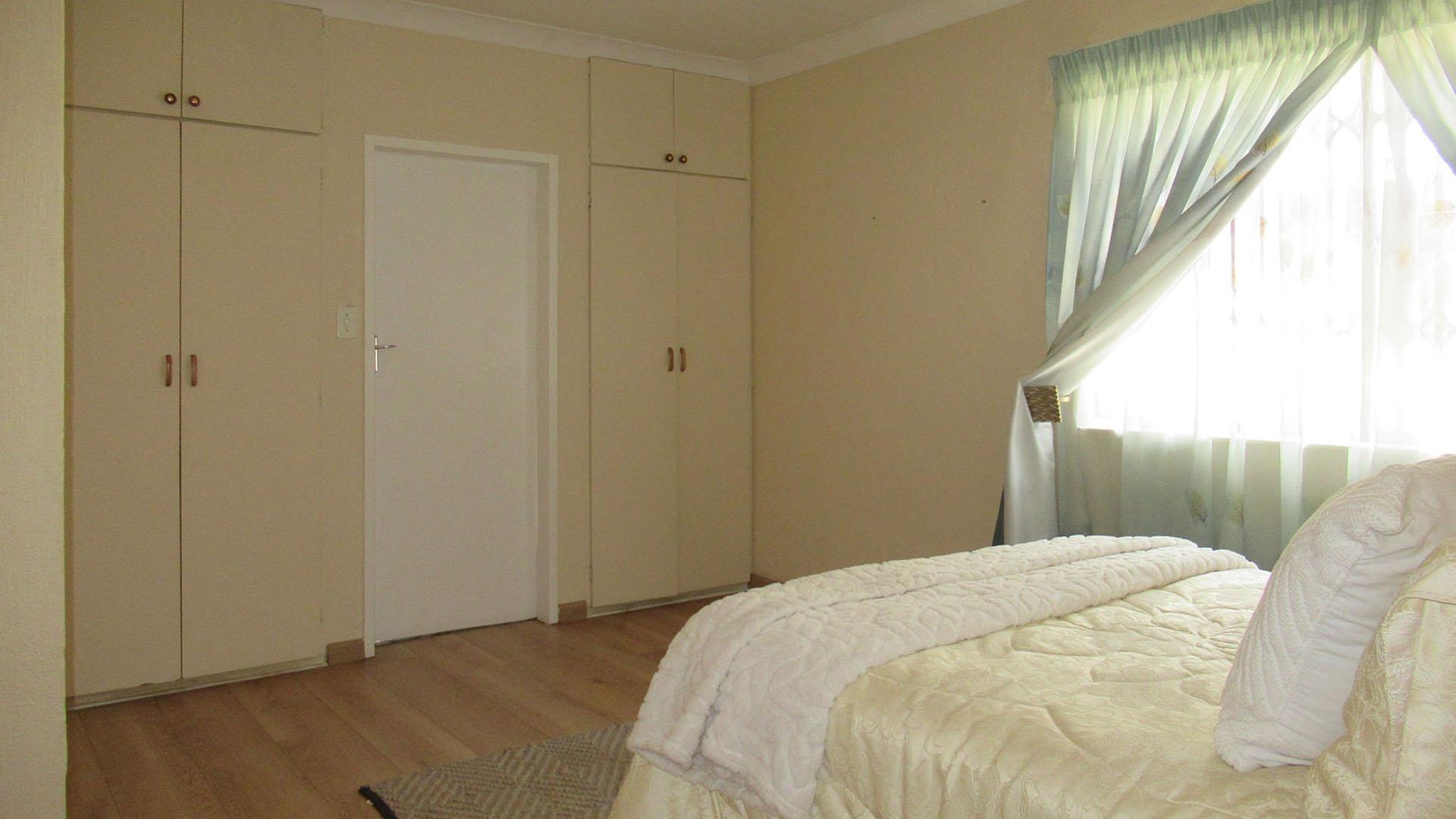 Bed Room 3 - 21 square meters of property in Ferndale - JHB