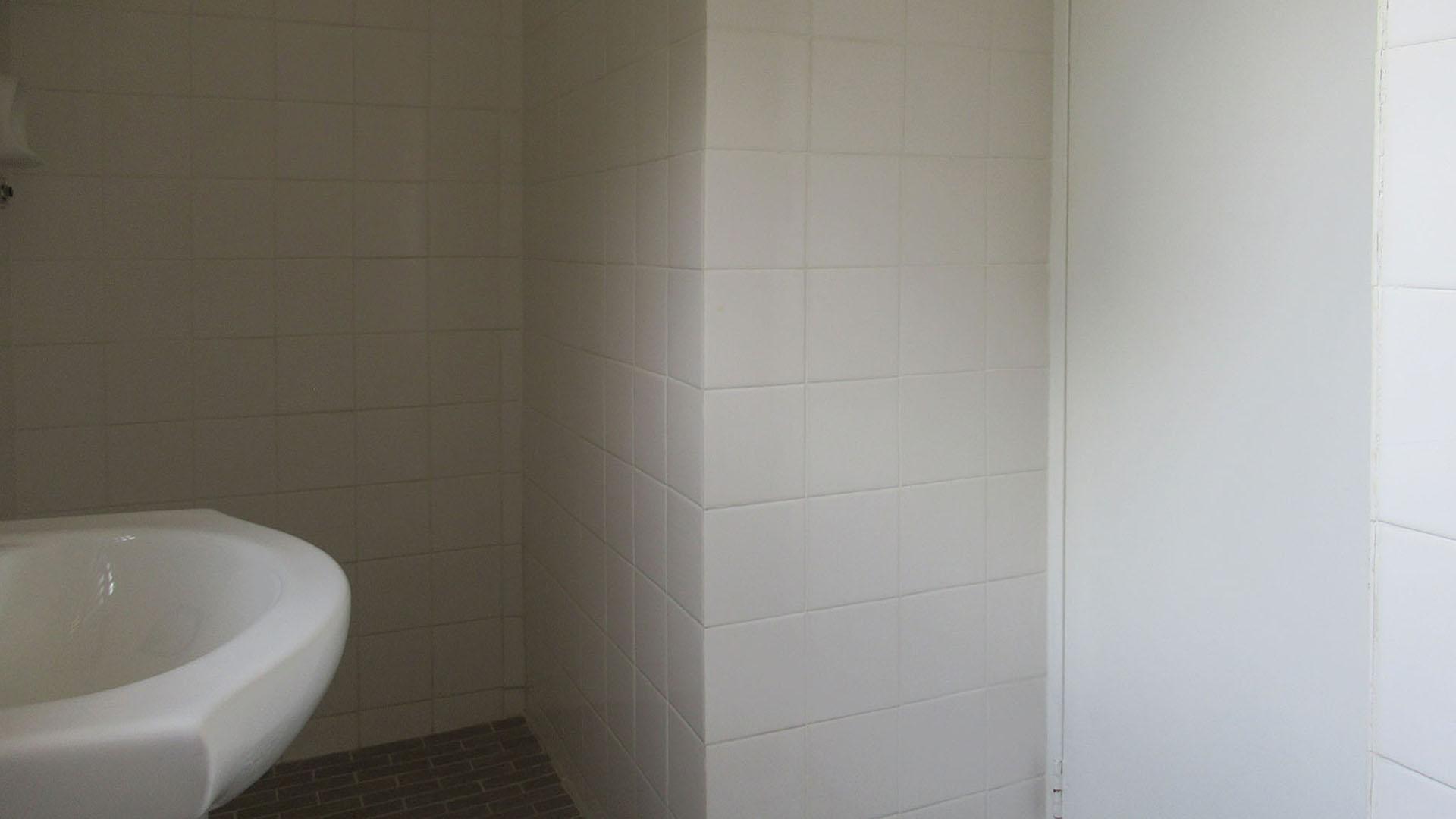 Bathroom 2 - 8 square meters of property in Ferndale - JHB