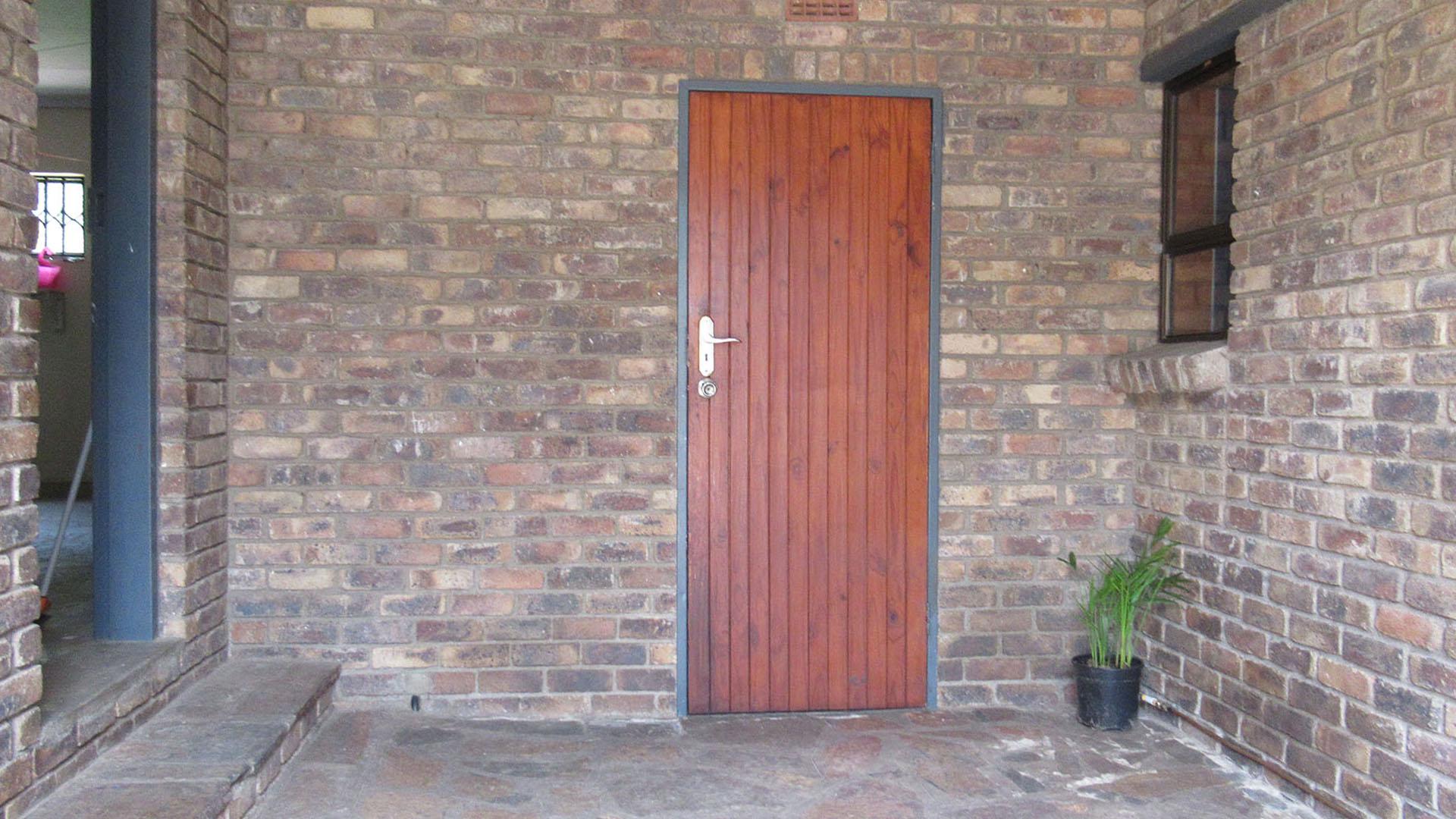 Patio - 47 square meters of property in Ferndale - JHB