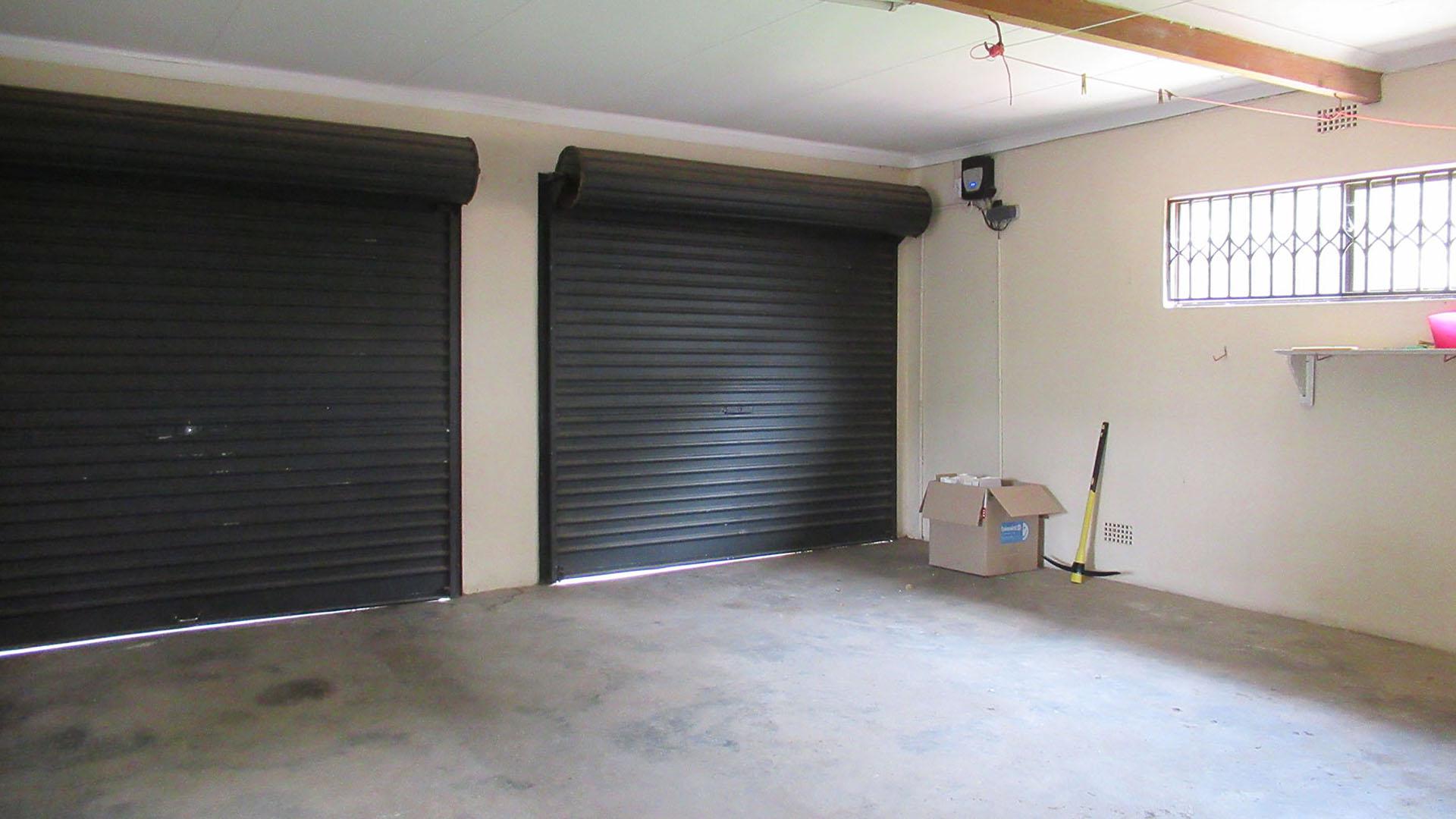 Spaces - 10 square meters of property in Ferndale - JHB