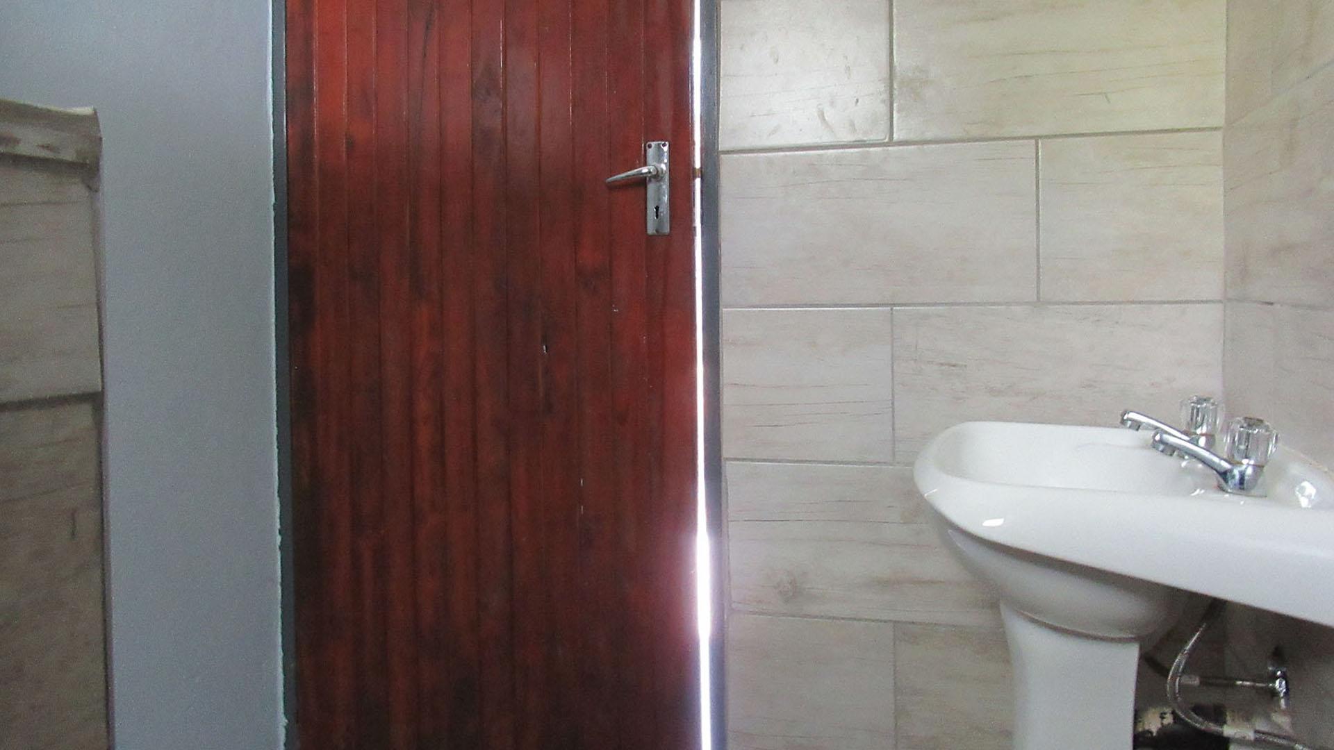 Bathroom 3+ of property in Ferndale - JHB