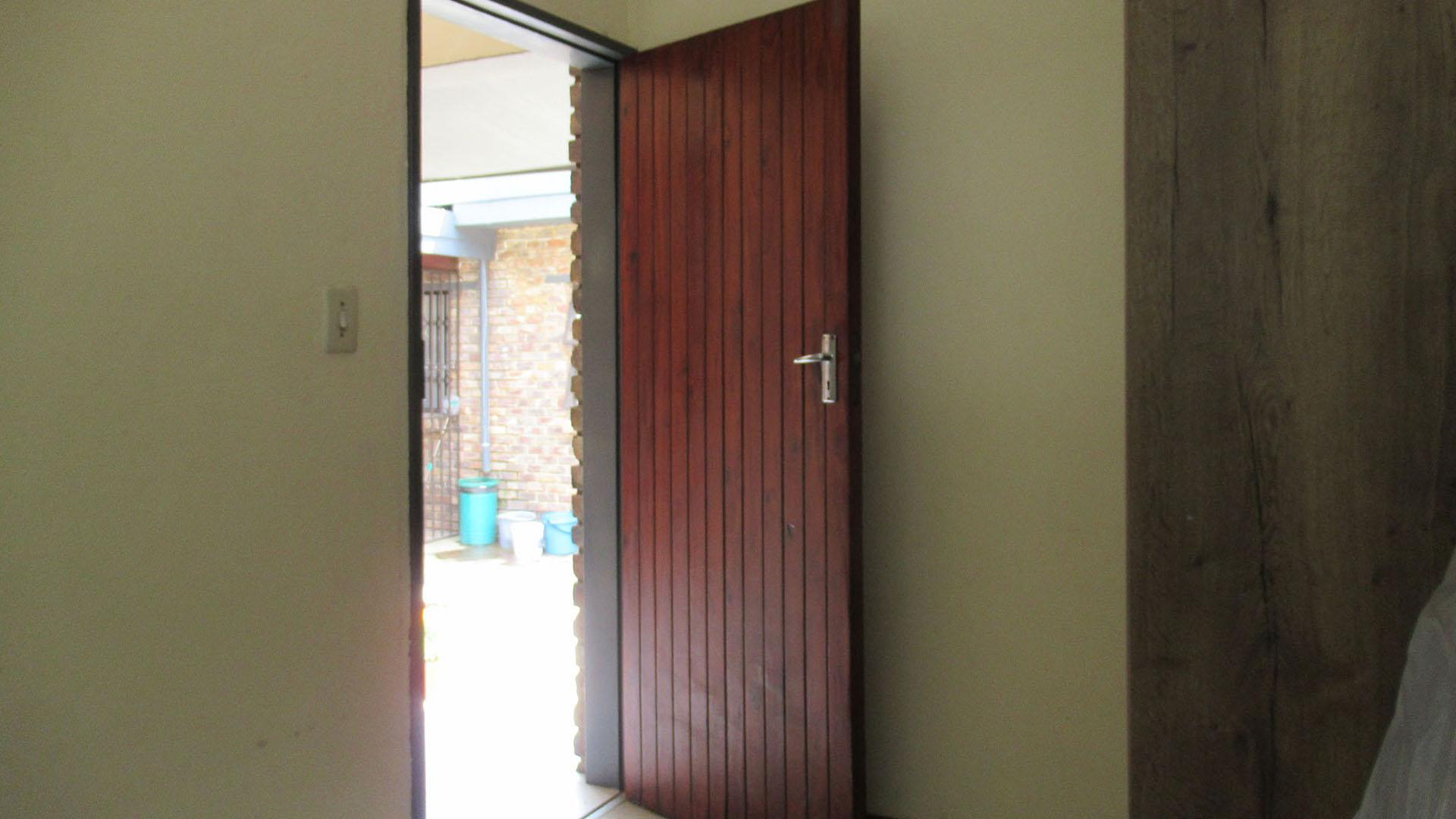 Bed Room 5+ - 10 square meters of property in Ferndale - JHB