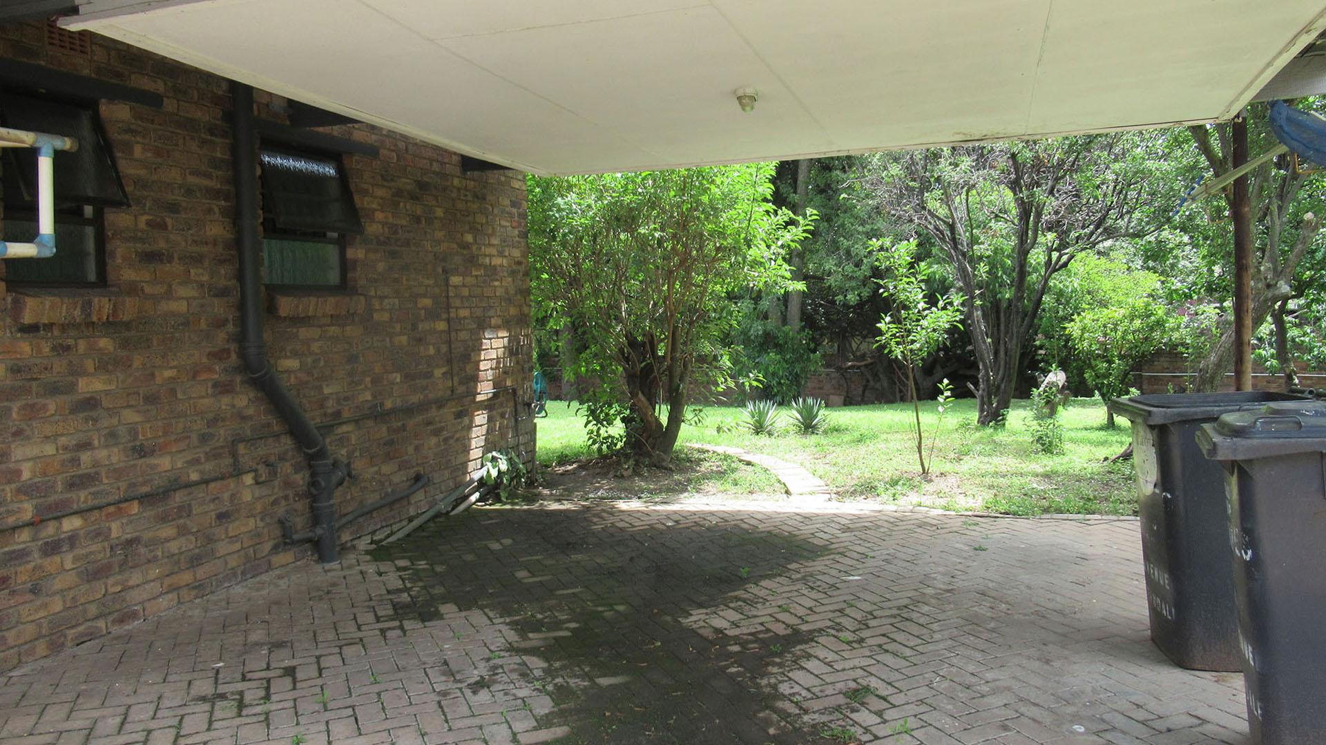 Spaces - 10 square meters of property in Ferndale - JHB