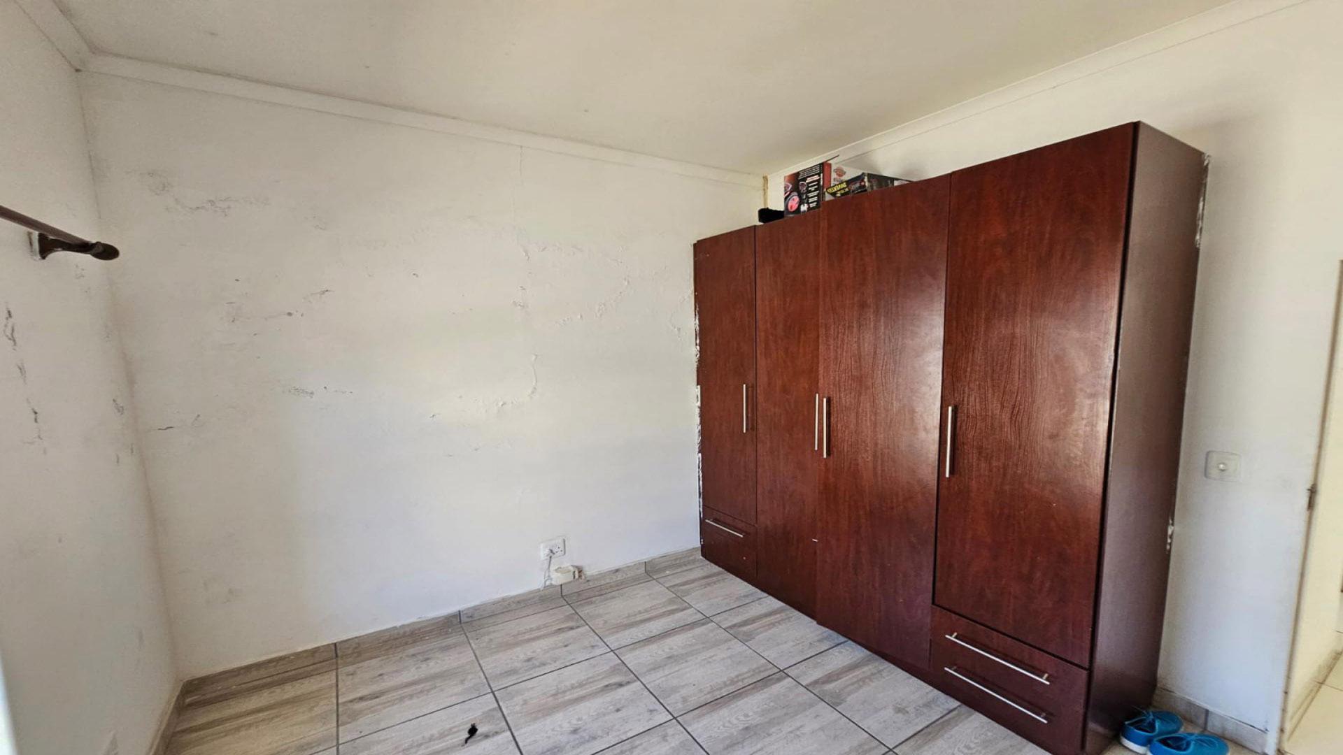 Bed Room 1 of property in East London