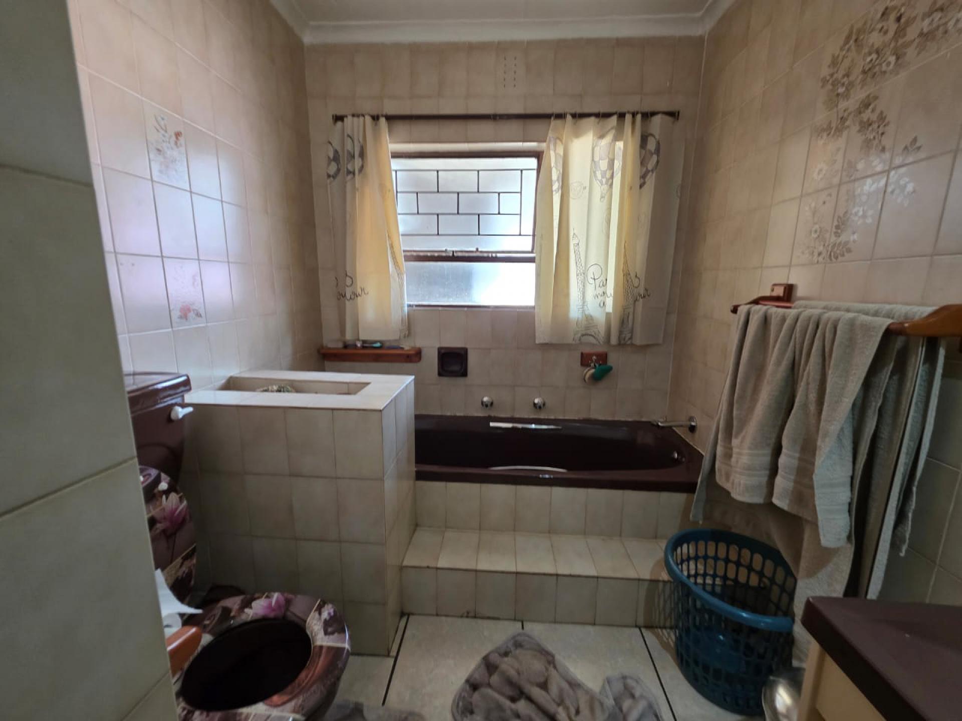  of property in Roodekrans