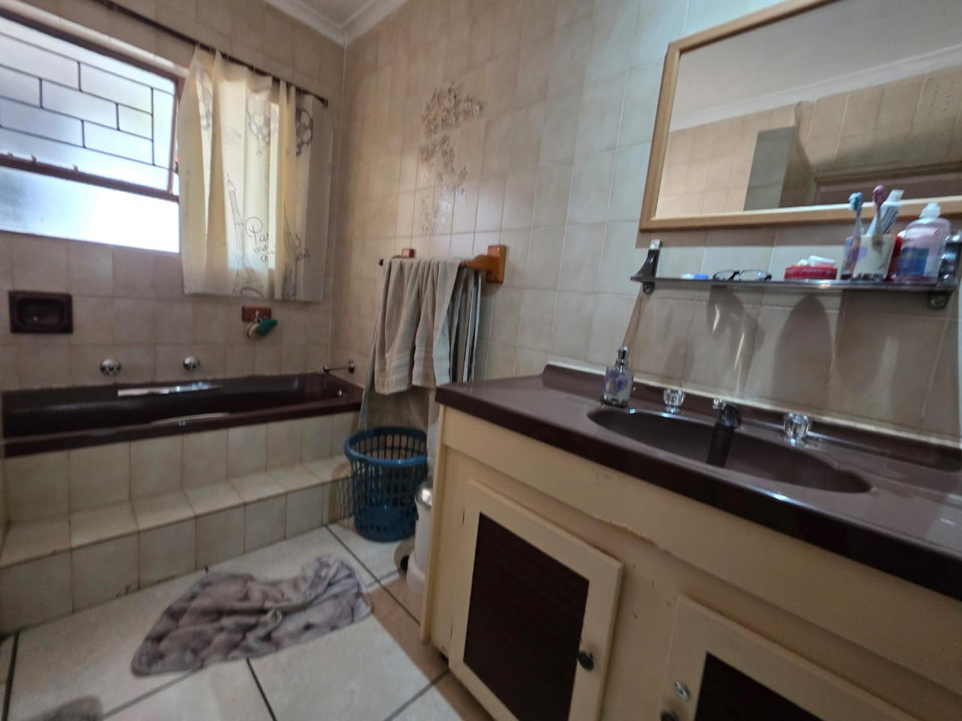  of property in Roodekrans