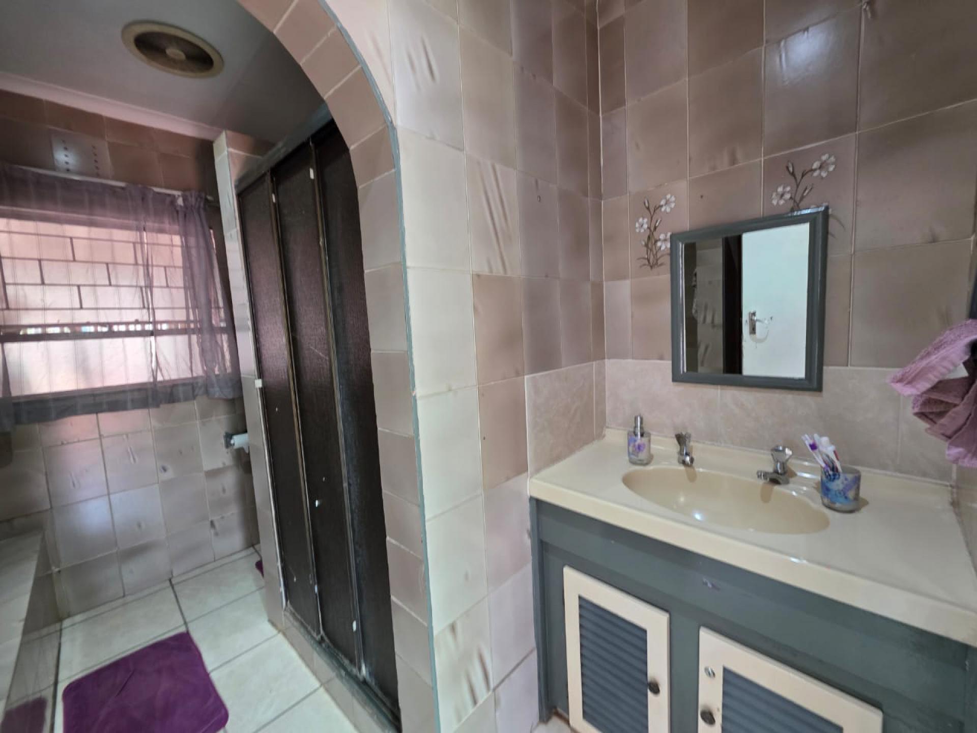  of property in Roodekrans