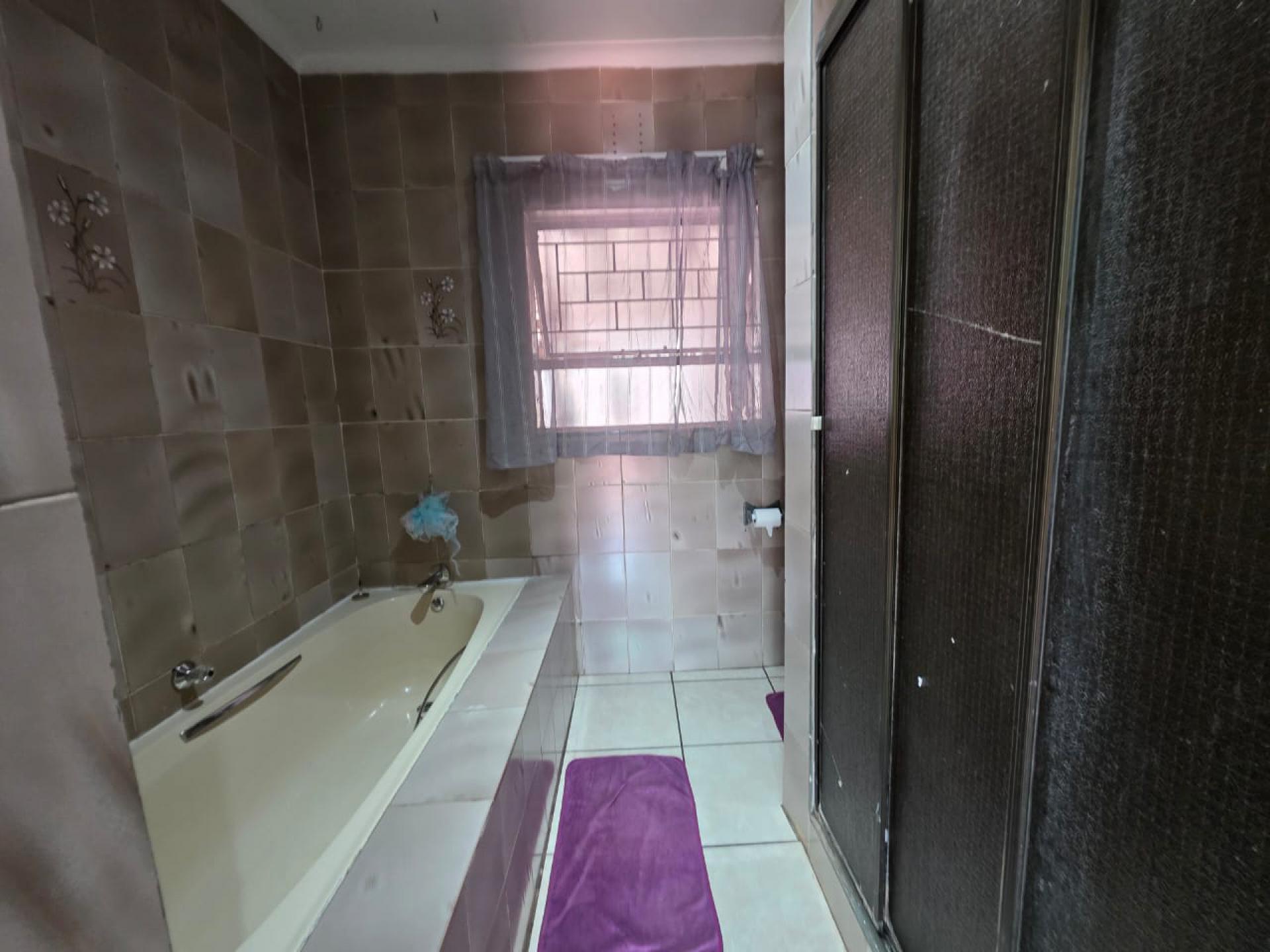  of property in Roodekrans