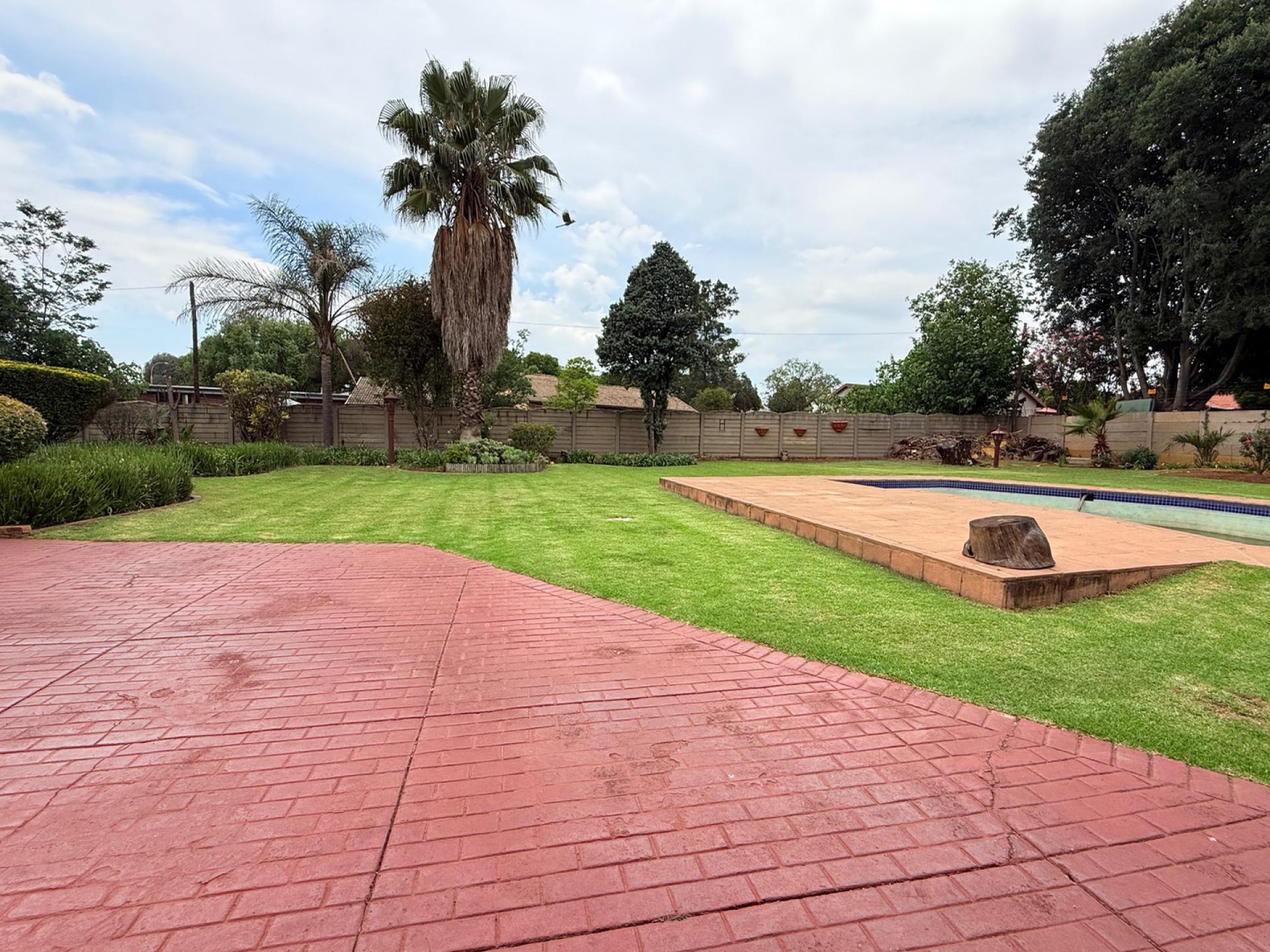  of property in Brackenhurst