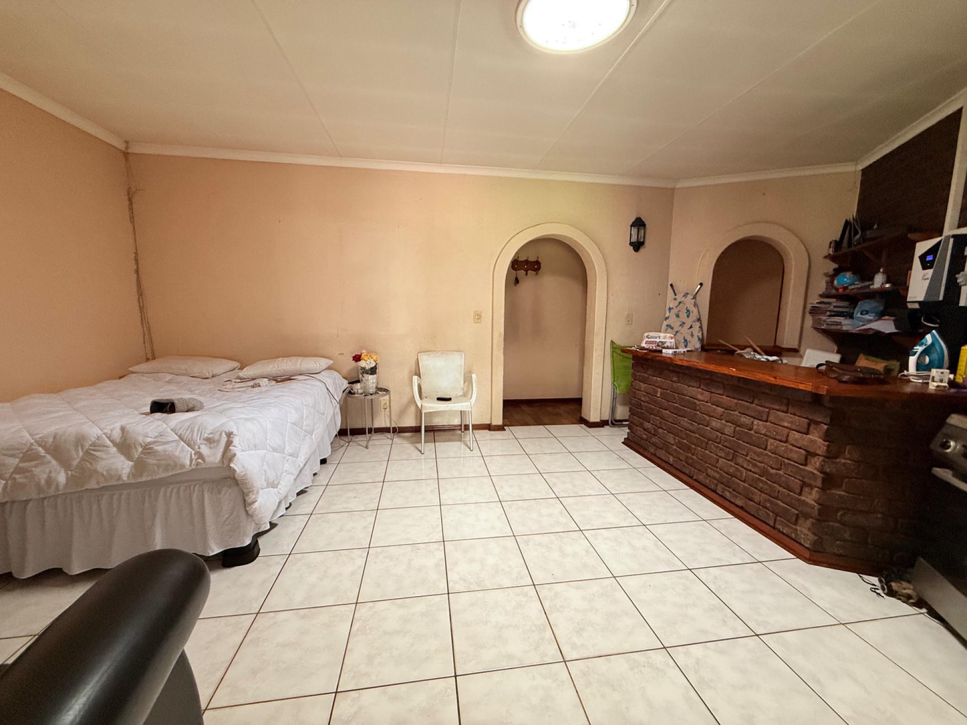  of property in Brackenhurst