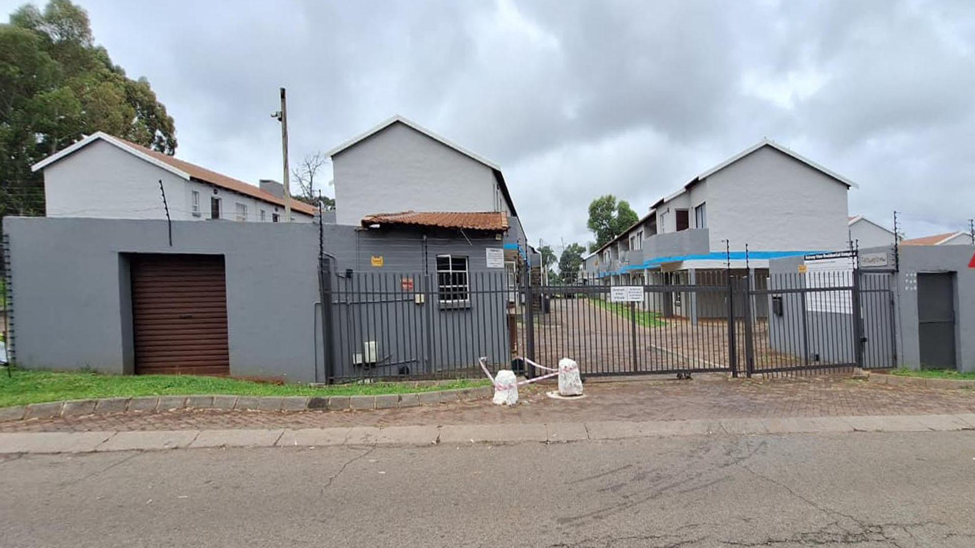 Front View of property in Pollak Park