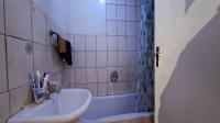 Bathroom 1 - 5 square meters of property in Pollak Park