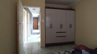 Bed Room 3 - 10 square meters of property in Soshanguve East