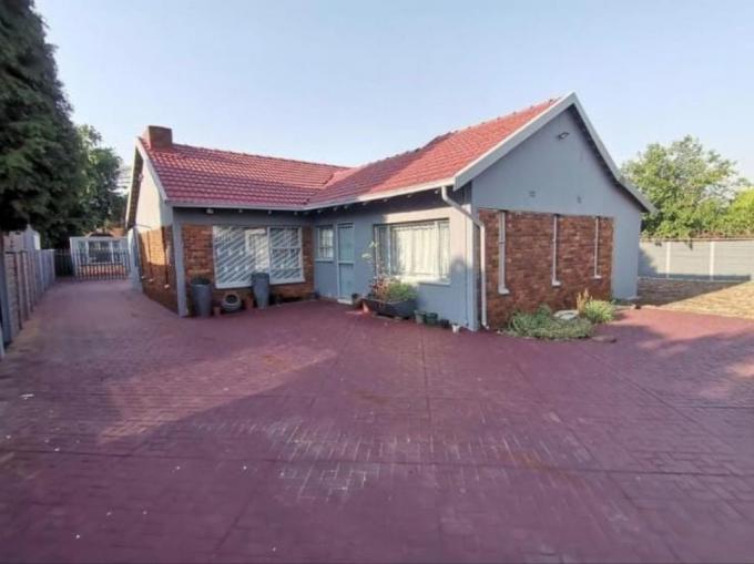 3 Bedroom House for Sale For Sale in Mayberry Park - MR698920