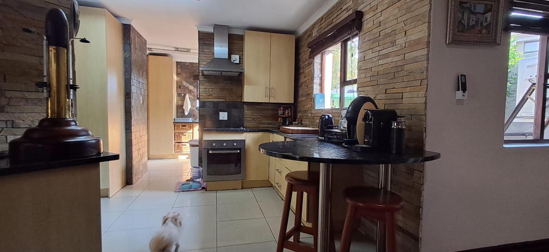  of property in Bendor