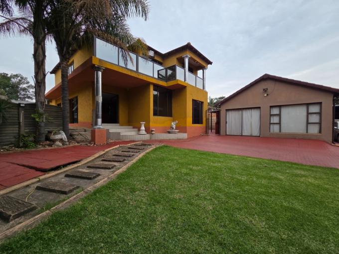 5 Bedroom House for Sale For Sale in Brackendowns - MR698955