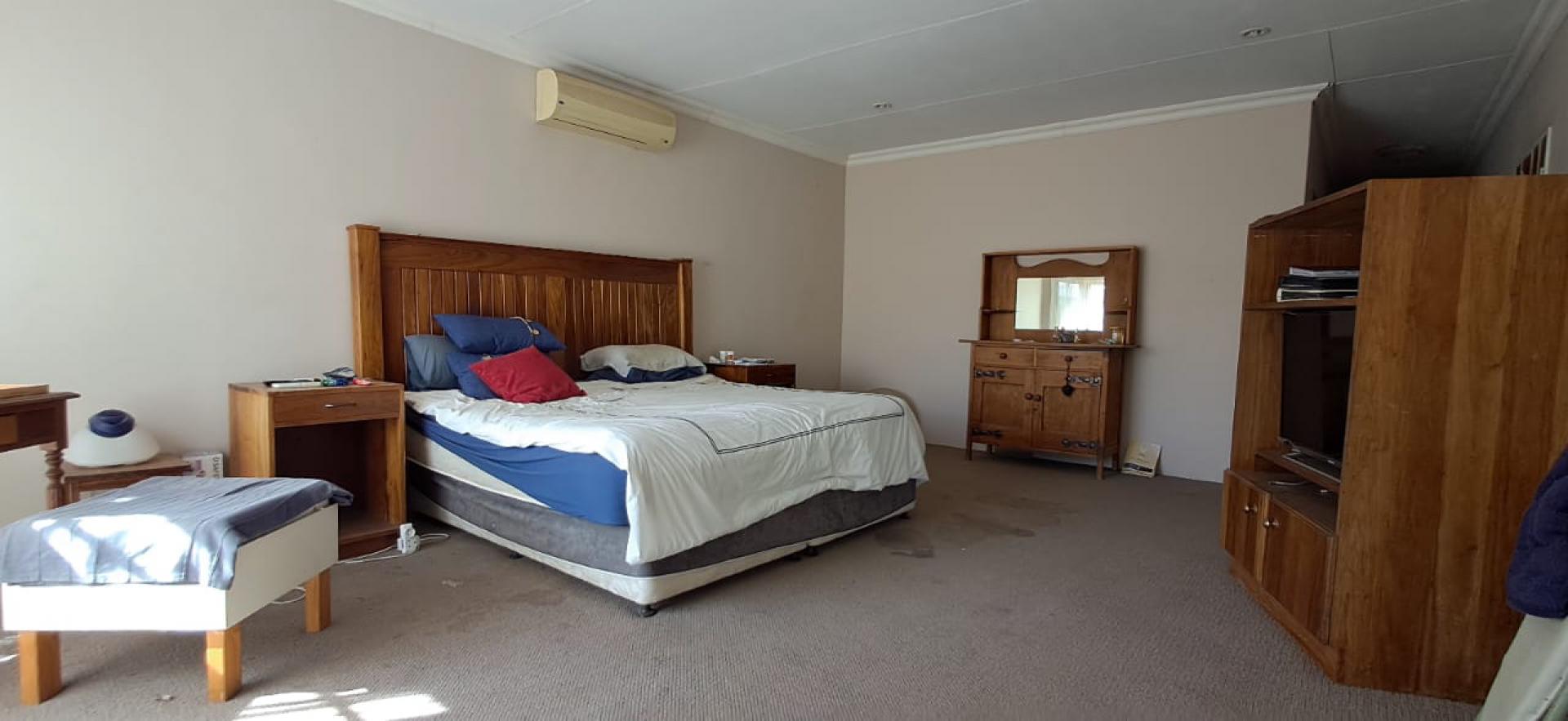  of property in Bendor