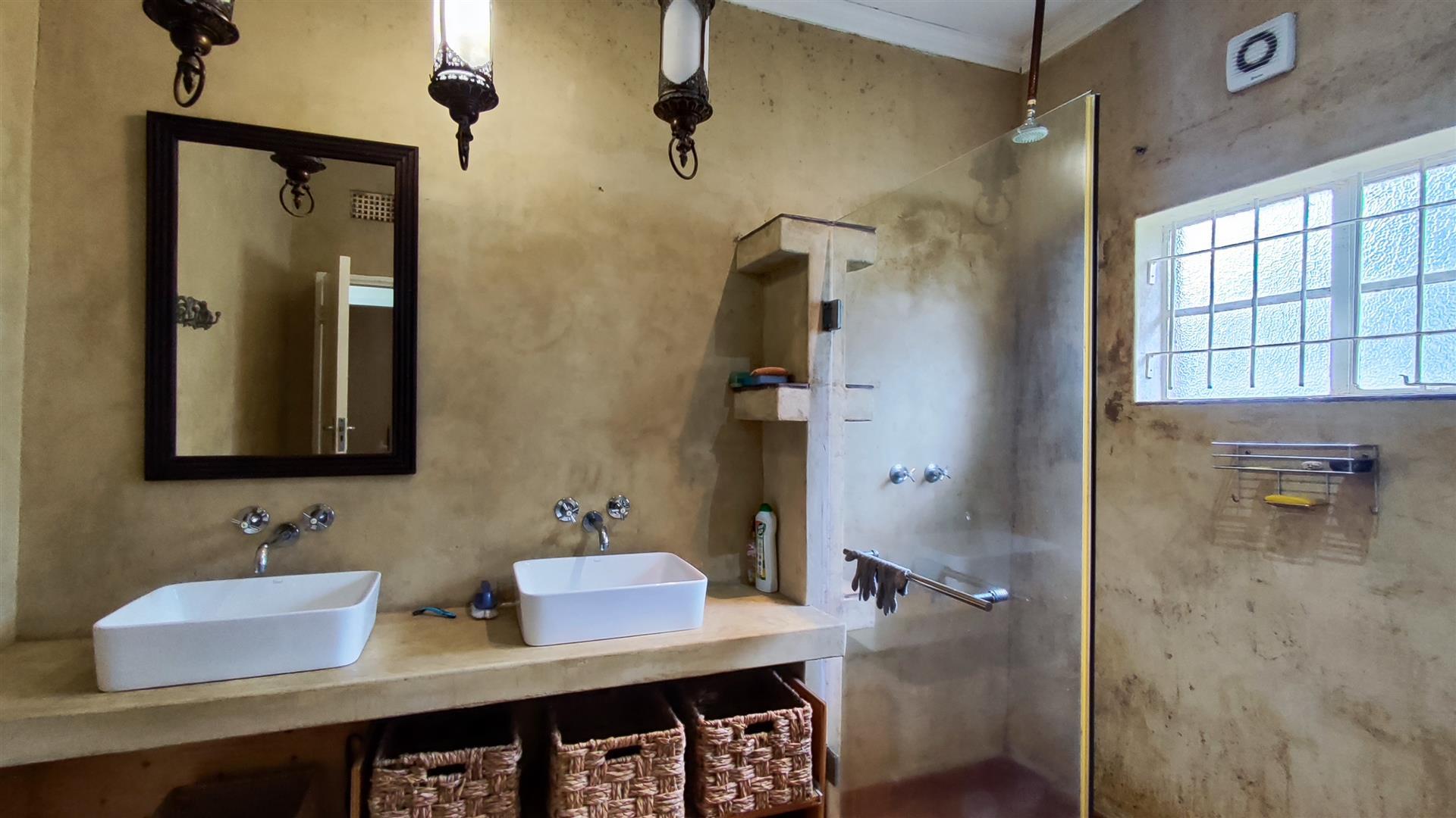Bathroom 1 - 10 square meters of property in Meyerton
