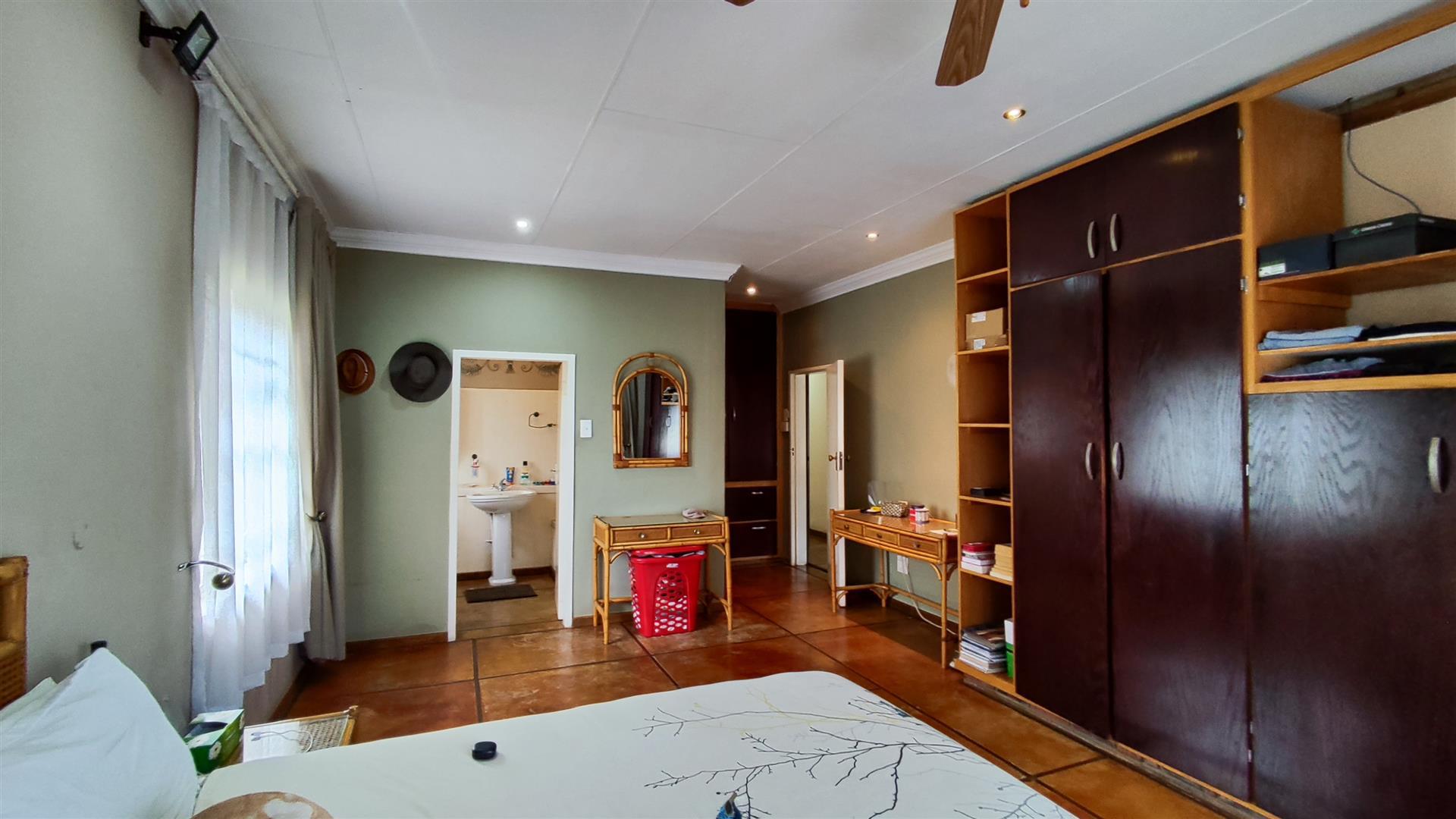 Main Bedroom - 32 square meters of property in Meyerton