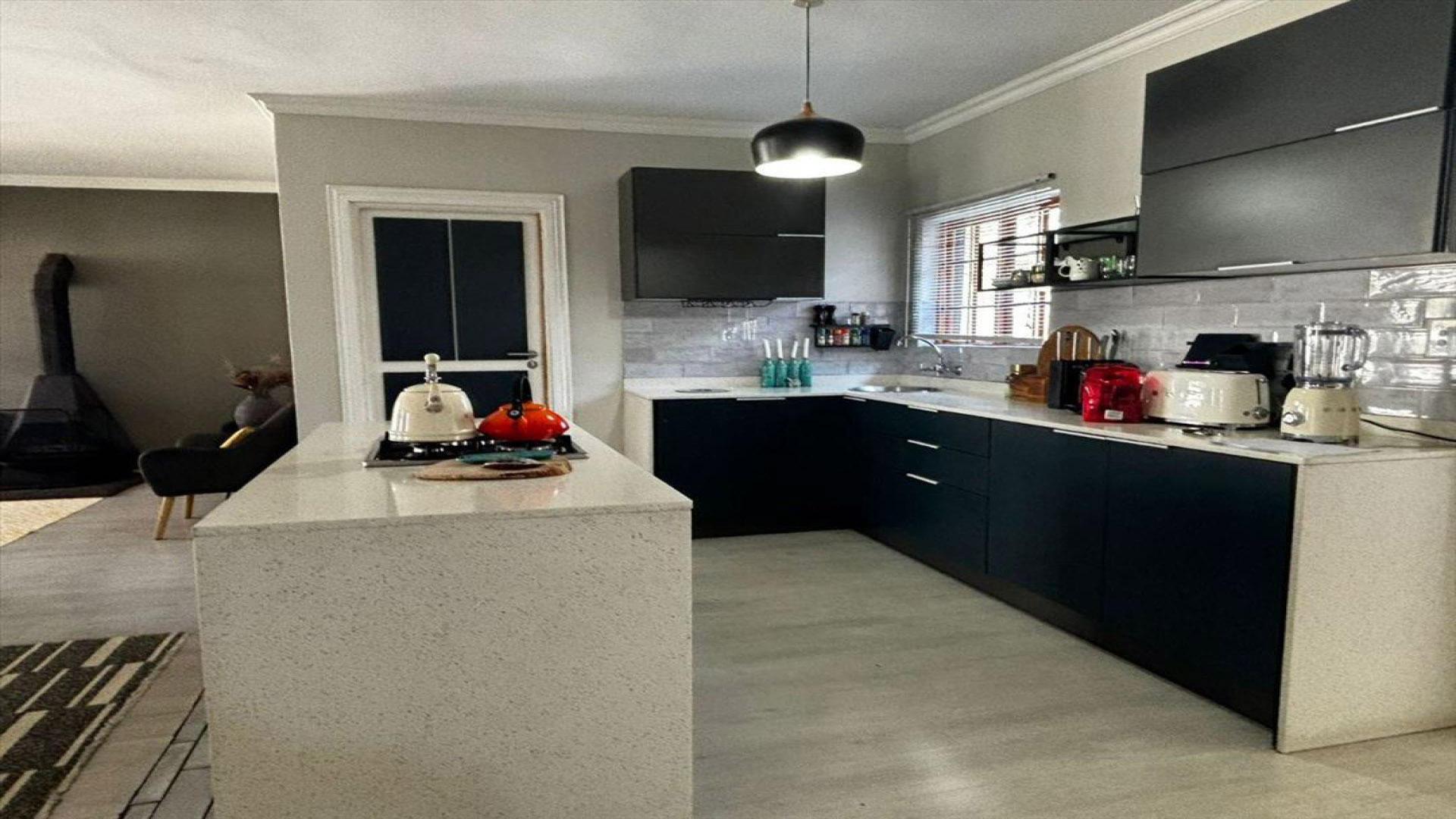 Kitchen of property in Benoni