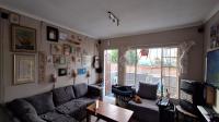 Lounges - 21 square meters of property in Radiokop