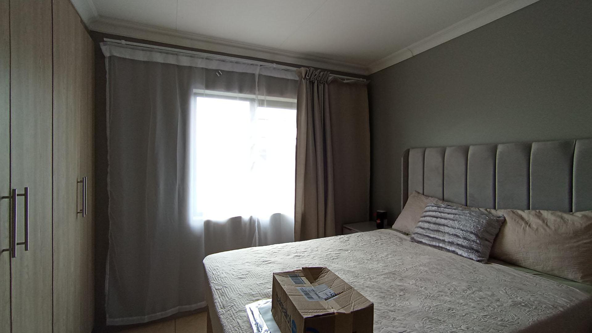 Bed Room 2 - 10 square meters of property in Derdepoortpark