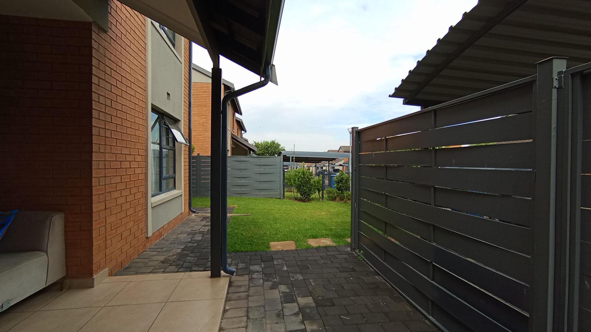 Front View of property in Derdepoortpark