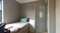 Bed Room 1 - 8 square meters of property in Derdepoortpark