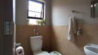 Guest Toilet - 2 square meters of property in Derdepoortpark