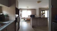 Kitchen - 11 square meters of property in Derdepoortpark