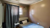 Bed Room 1 - 11 square meters of property in Golden Gardens