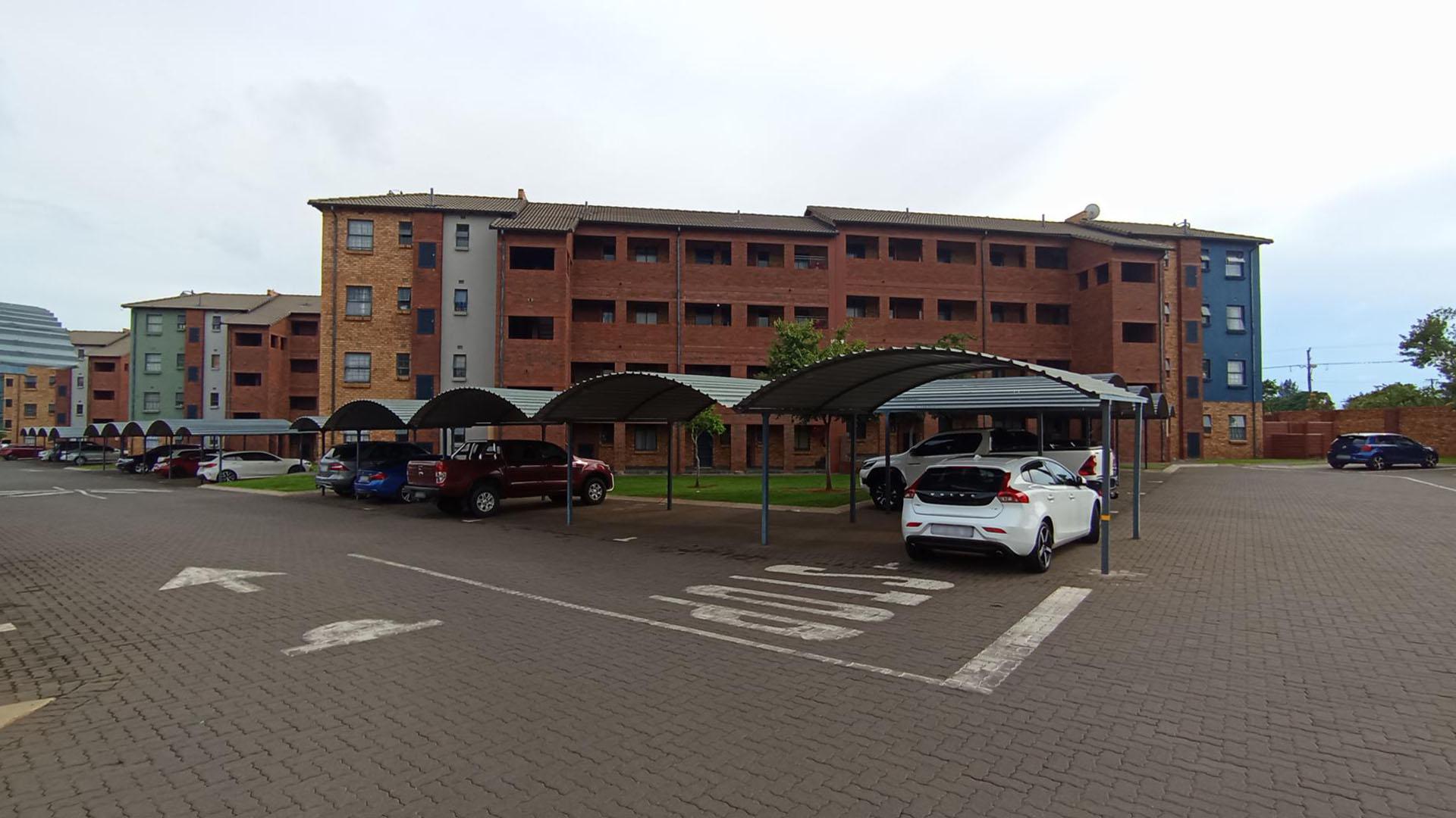 Front View of property in Montana Tuine